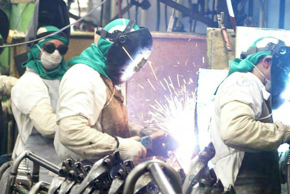 Produção industrial cresce na maioria dos locais pesquisados pelo IBGE Produção industrial cresce em dez dos 12 locais pesquisados pelo IBGE - Arquivo/Agência Brasil