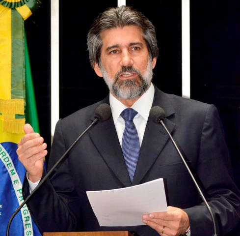 Lideranças nacionais participam de encontro do PMDB em Dourados Lideranças nacionais participam de encontro do PMDB em Dourados