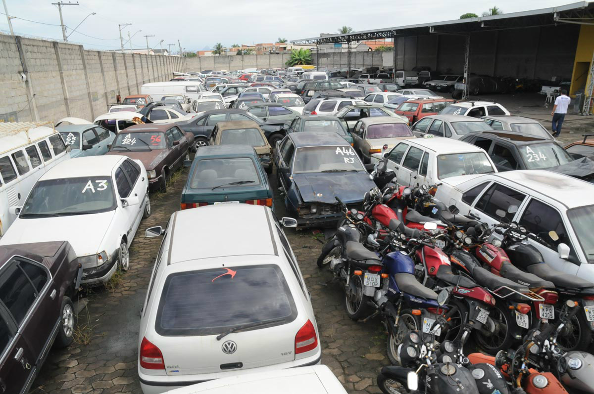 Detran realiza leilão digital para desmanche em Dourados