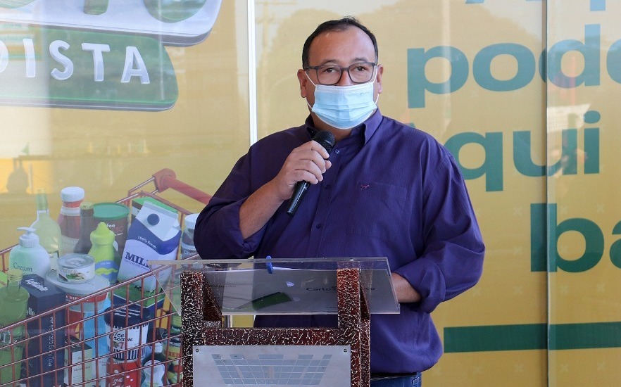Novo decreto: Prefeito Dr.Bandeira flexibiliza serviços de buffets no município Foto: Decom