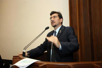 Universidade Estadual do MS está em apuros, denuncia Pedro Kemp