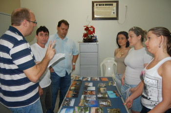 Concurso de Fotografia 2011 da Acia será lançado até o final do mês Jurados escolhendo as fotos vencedoras em 2010