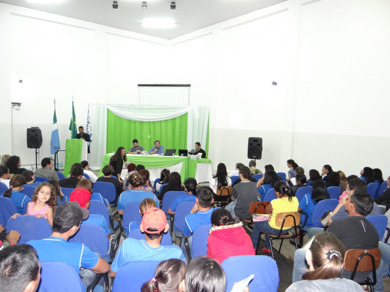 Alunos, autoridades, professores e acadêmicos estiveram prestigiando o primeiro dia o evento / Foto: Moreira Produções