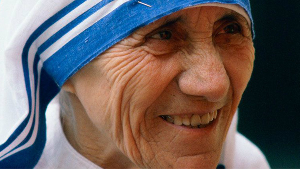 Vaticano canoniza amanhã madre Teresa de Calcutá