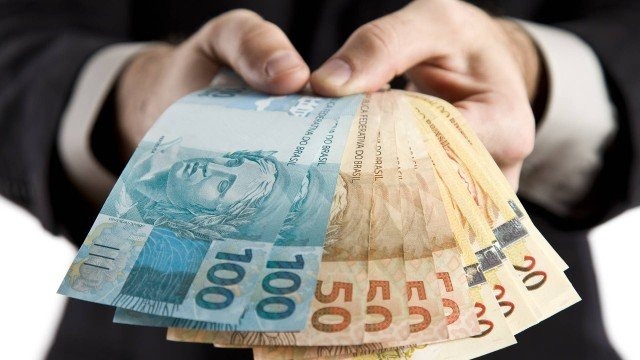 Em janeiro de 2018, o saldo da carteira de crédito do cheque especial era de R$ 24,3 bilhões - Foto: Divulgação Extra