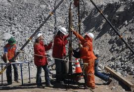 Um ano depois do acidente com mineiros no Chile, eles buscam emprego