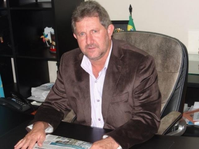 Acusado de nepotismo, prefeito é afastado do cargo e vice assume Itamar Bilibio exerce o segundo mandato consecutivo na Prefeitura de Laguna Carapã (Foto: Divulgação)