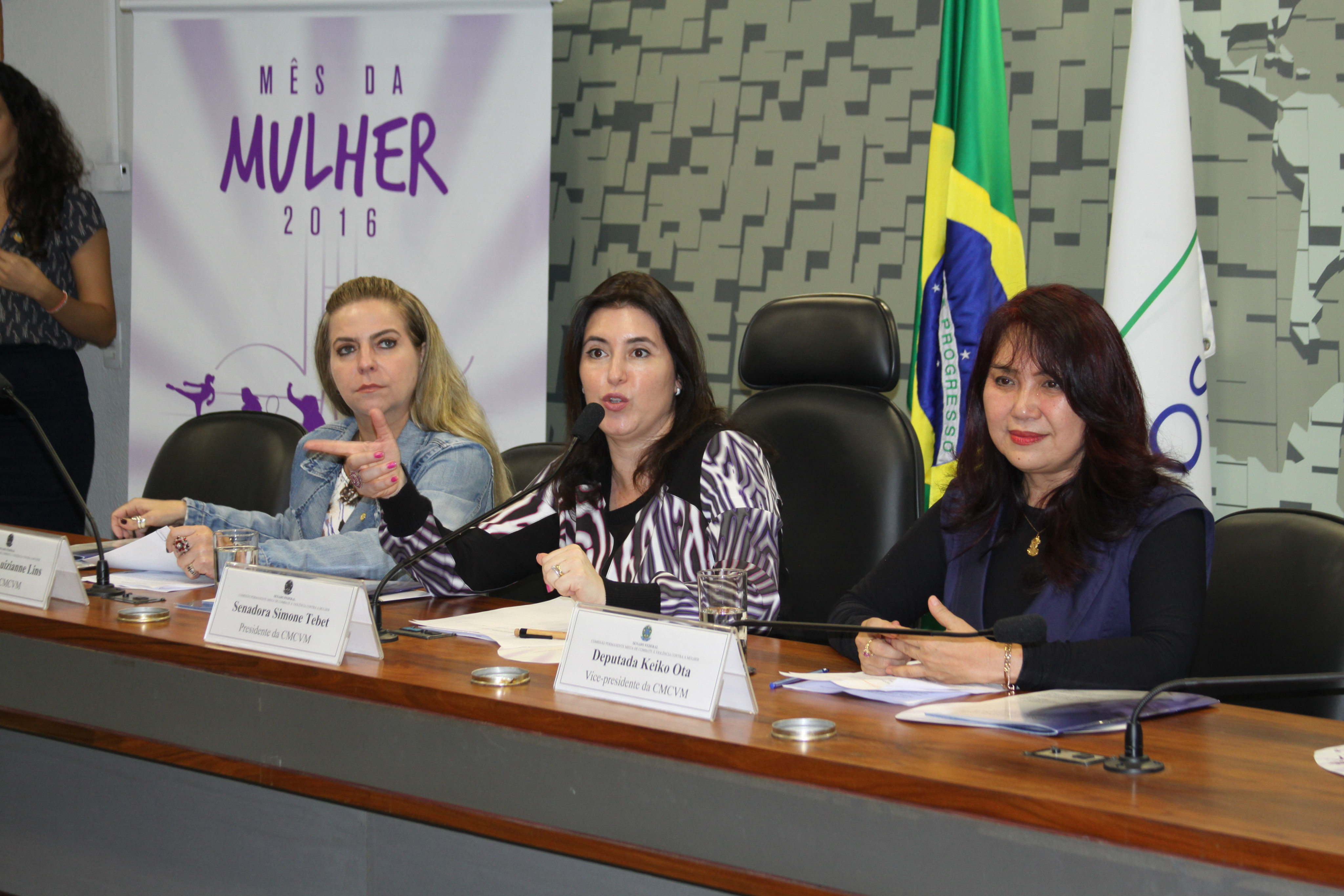 A senadora Simone Tebet (PMDB-MS) apresentou um projeto que cria o Observatório da Mulher contra a violência, no âmbito do Senado Federal.
