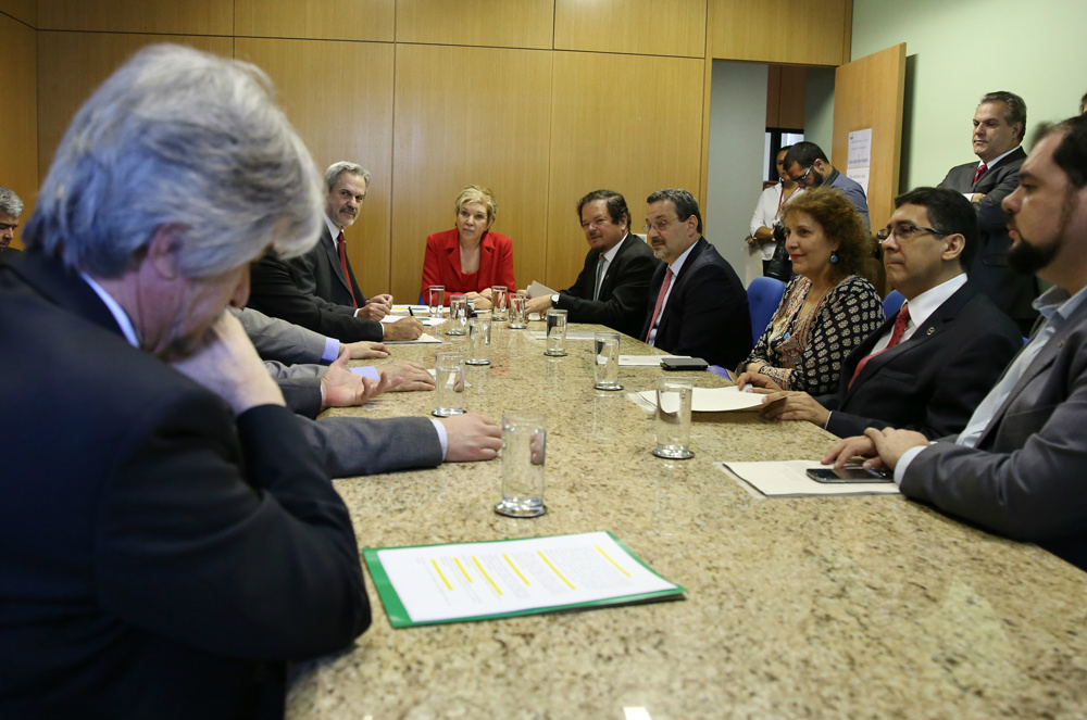  Marta Suplicy e representantes de secretarias do Ministério da Cultura e do Ministério da Educação lançaram edital que destinará R$ 20 milhões para universidades e institutos federais. (Foto de Elisabete Alves) 