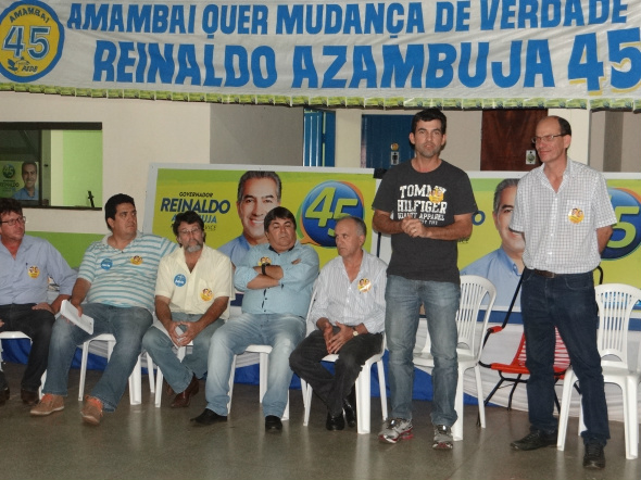 Em Amambai, grupo que esteve com Nelsinho declara apoio a Azambuja A decisão foi repassada aos membros da coligação Novo Tempo, no município de Amambai / Foto: Moreira Produções