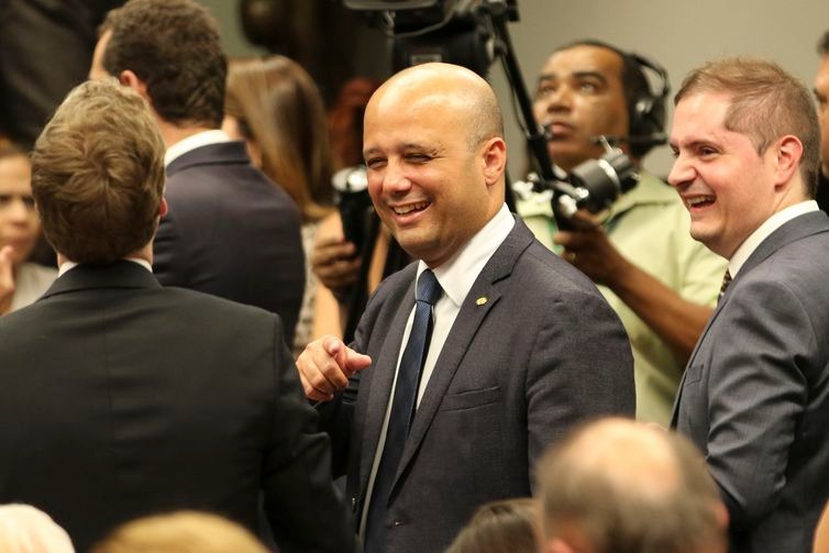 Confira principais pontos do texto-base da reforma da Previdência O líder do governo na Câmara, Major Vitor Hugo, na Comissão Especial da reforma da Previdência, durante votação de destaques. - Fabio Rodrigues Pozzebom/Agência Brasil