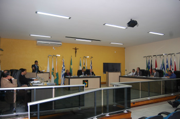 Vereadores de Amambai aprovam orçamento de R$ 115,6 milhões para 2014 Plenário da Câmara de Vereadores de Amambai