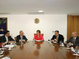 Dilma e 39 ministros participam da primeira reunião de equipe no atual governo Dilma e 39 ministros participam da primeira reunião de equipe no atual governo