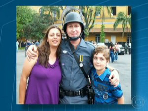 Pais com Marcelo Pesseghini em foto de arquivoda família (Foto: Reprodução/TV Globo)