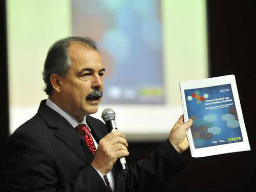 Educação reconhece, para os prefeitos, os problemas na Lei do Piso