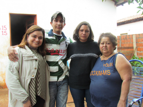 Após quinze anos, mãe e filha se reencontram em Maracaju Encontro entre mãe e filha, após quinze anos, foi emocionante em Maracaju.