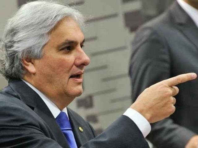 Inocentado, Delcídio agora quer reassumir vaga no Senado Delcídio avalia com advogados meios para anular cassação e retomar mandato no Senado. (Foto: Arquivo)