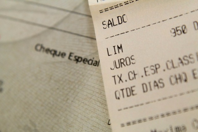 Juros de empréstimos e financiamentos caem em junho Taxa média de juros caiu de 47,3% ao ano para 46,1%, na passagem de maio para junho