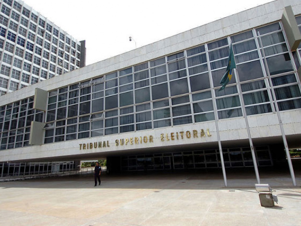 TSE recebeu seis pedidos de candidatos analfabetos TSE recebeu seis pedidos de candidatos analfabetos