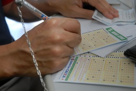Mega-Sena deve pagar R$ 34 milhões no sorteio deste sábado (14) Mega-Sena deve pagar R$ 34 milhões no sorteio deste sábado (14)