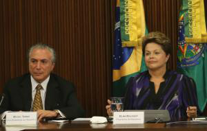Dilma convoca reunião ministerial para discutir manifestações Decisão foi tomada após conversa com vários ministros durante o fim de semana e análise dos resultados das reuniões com movimentos sociais, entidades civis organizadas e centrais sindicais (Foto: Fabio Rodrigues Pozzebom/ABr)