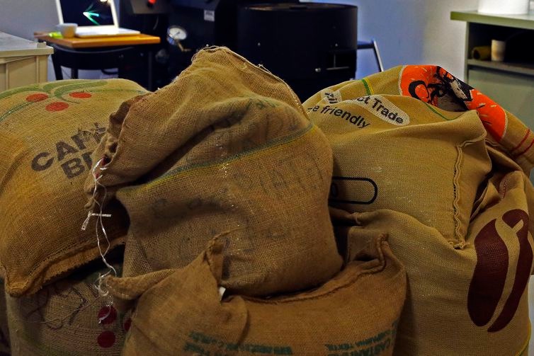 Cafés especiais ampliam mercado dentro e fora do Brasil Cafés especiais agregam valor às exportações brasileiras - Marcello Casal Jr / Agência Brasil