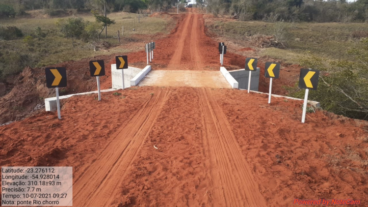 Região rural de Amambai é beneficiada com a construção de nova ponte Foto: Decom