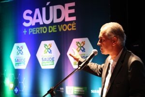 Governador Reinaldo Azambuja no lançamento da Caravana da Saúde nas Escolas. Foto: Chico Ribeiro