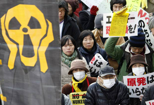 Manifestantes protestam no Japão contra o uso de energia nuclear