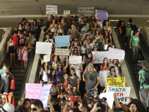 Brasilienses protestam por liberdade feminina na Marcha das Vadias Brasilienses protestam por liberdade feminina na Marcha das Vadias