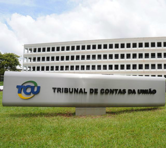 Termina nesta quinta prazo para Dilma apresentar defesa de contas de 2015 ao TCU Foto: Divulgação