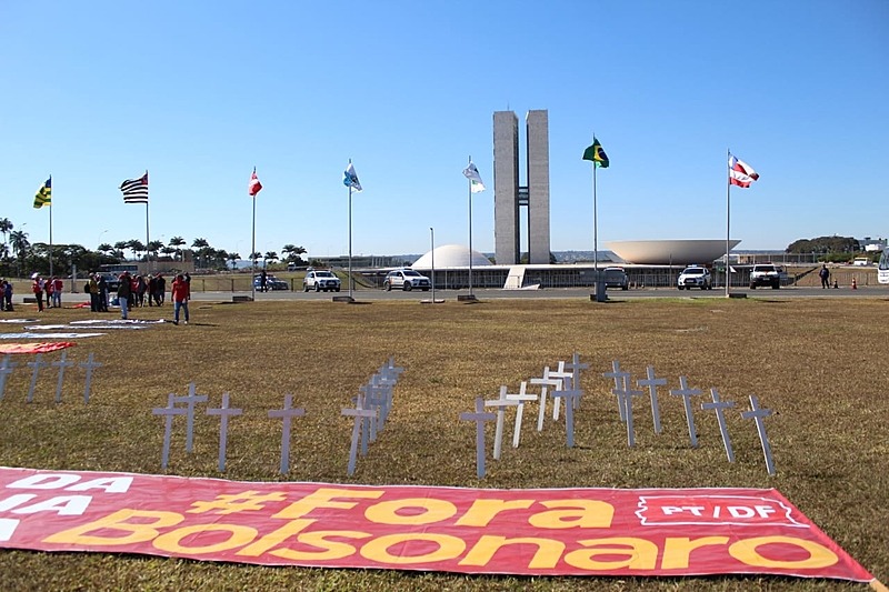 Último pedido de impeachment contra o presidente foi entregue no dia 14 e assinado por mais mil organizações sociais - Nayá Tawane