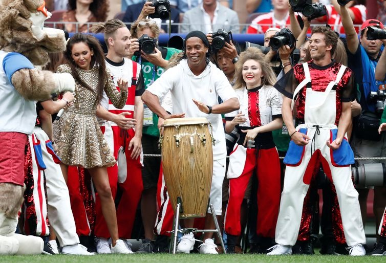 Ronaldinho Gaúcho foi um dos protagonistas da cerimônia de encerramento da Copa do Mundo da Rússia, antes da decisão do título entre França e Croácia. - Damir Sagolj/Reuters/Direitos reservados