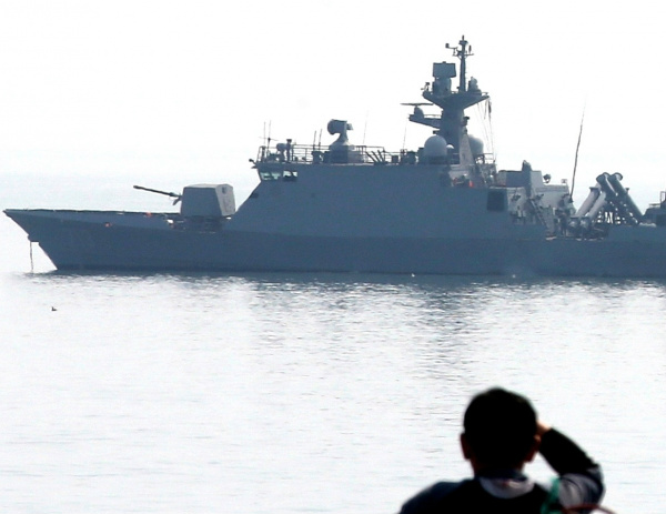 Coreia do Norte dispara contra navio sul-coreano perto de fronteira disputada