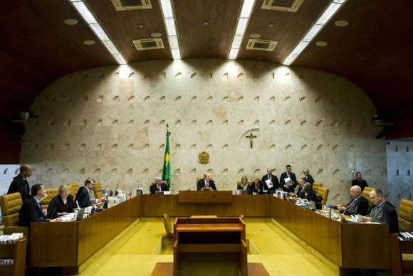 Supremo aprova ata de julgamento sobre rito do impeachment Em sessão extraordinária, os ministros do STF aprovaram a ata da sessão que definiu as principais regras do rito do impeachment - Marcelo Camargo/Agência Brasil