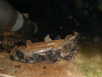 Um acidente envolvendo um carro e um trem causou a morte de três pessoas no sábado em Aparecida do Taboado (MS)Foto: Polícia Civil/Divulgaçã