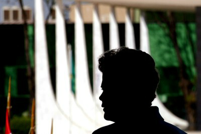 Dilma diz que se preocupa com desemprego e alta da inflação "todo santo dia"
