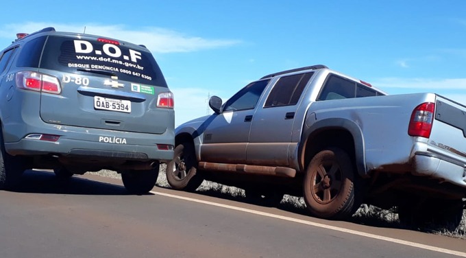 Veículo roubado foi apreendido pelo DOF na região de Amambai Foto: DOF