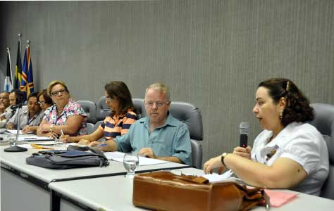 Conselho Estadual confirma que governo Puccinelli descumpre Constituição e tira verba da saúde Conselho Estadual confirma que governo Puccinelli descumpre Constituição e tira verba da saúde