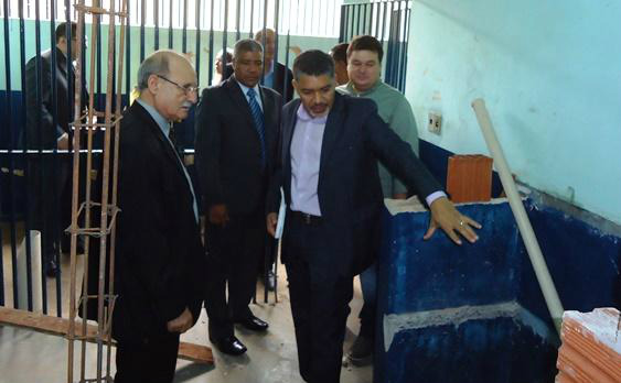 Presídio semiaberto de Naviraí terá nova portaria e elevação de muros Presídio semiaberto de Naviraí terá nova portaria e elevação de muros