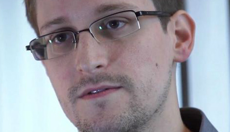Snowden pede asilo político à Rússia