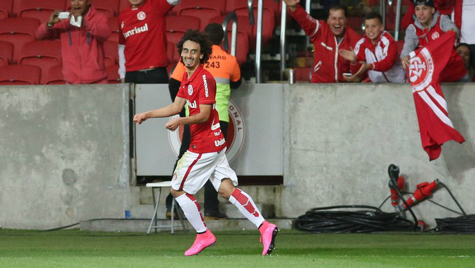 Inter domina o Ituano, vence por 2 a 0 e larga em vantagem nas oitavas Valdivia marcou um dos gols da partida (Foto: Marcos Cunha - Agência Estado)