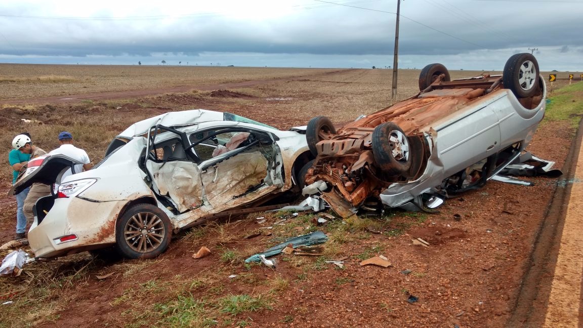 O choque entre um Toyota Corolla e um Ford Ka aconteceu próximo ao Tagi / Foto: Moreira Produções