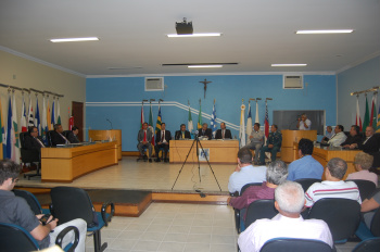 Vereadores de Amambai retornam ao trabalho na segunda-feira Abertura dos trabalhos legislativos de 2011Foto: Moreira Produções