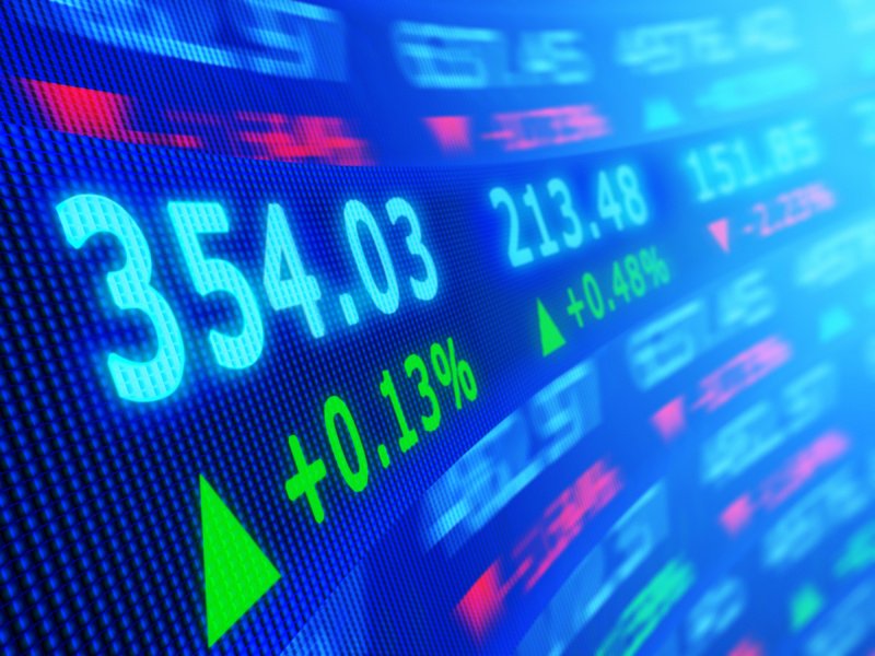 Bolsa abre em alta e tem ligeira queda uma hora depois; dólar cai para R$ 3,70