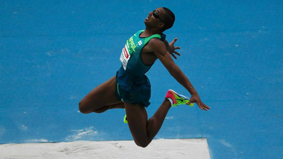 Ricardo Oliveira conquistou o ouro no salto em distância na Paraolimpíada (Foto: Ricardo Moraes/Reuters)