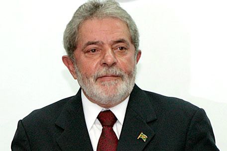 "Não devo e não temo", diz Lula a militantes do PT
