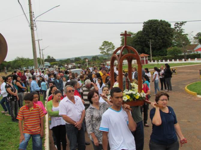 Procissão tem início na capela Santa Luzia / Foto: Moreira Produções