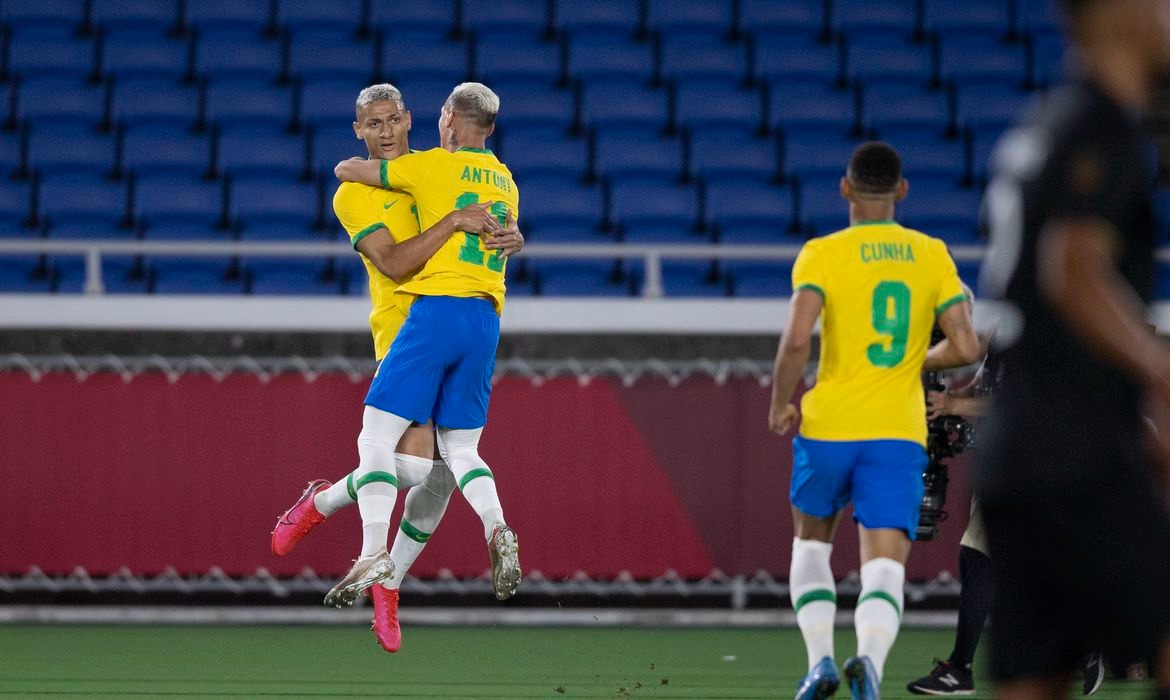 Richarlison brilha e Brasil vence Alemanha na estreia da Olimpíada Foto:CBF