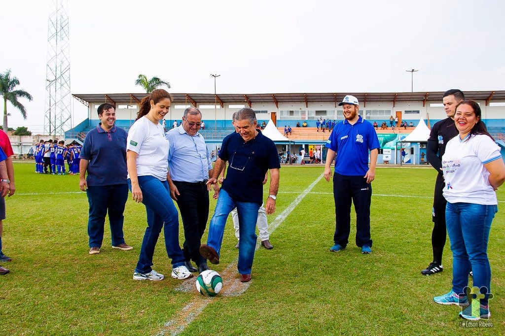Copa Assomasul agrega valores e promove a comunicação entre as pessoas Maurílio Azambuja durante o pontapé inicial